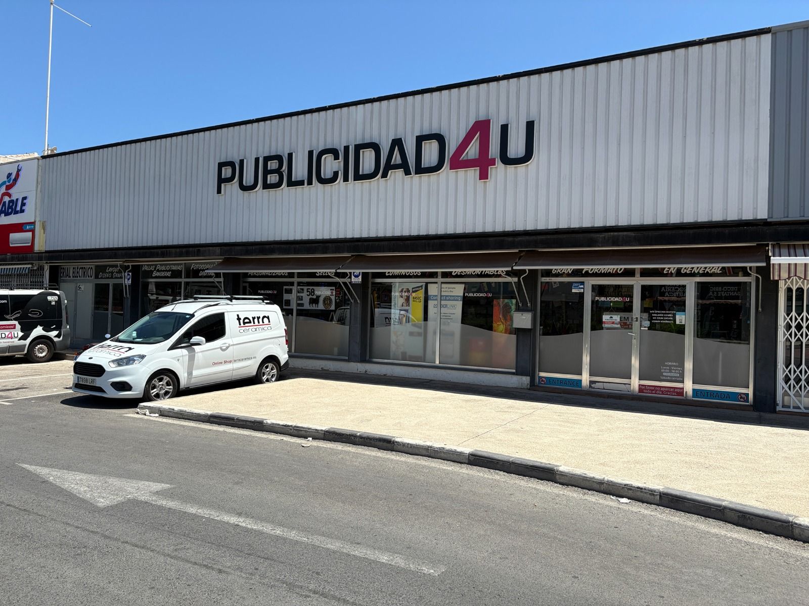 Reclame- en belettingsbedrijf in Altea, draaiend in Altea