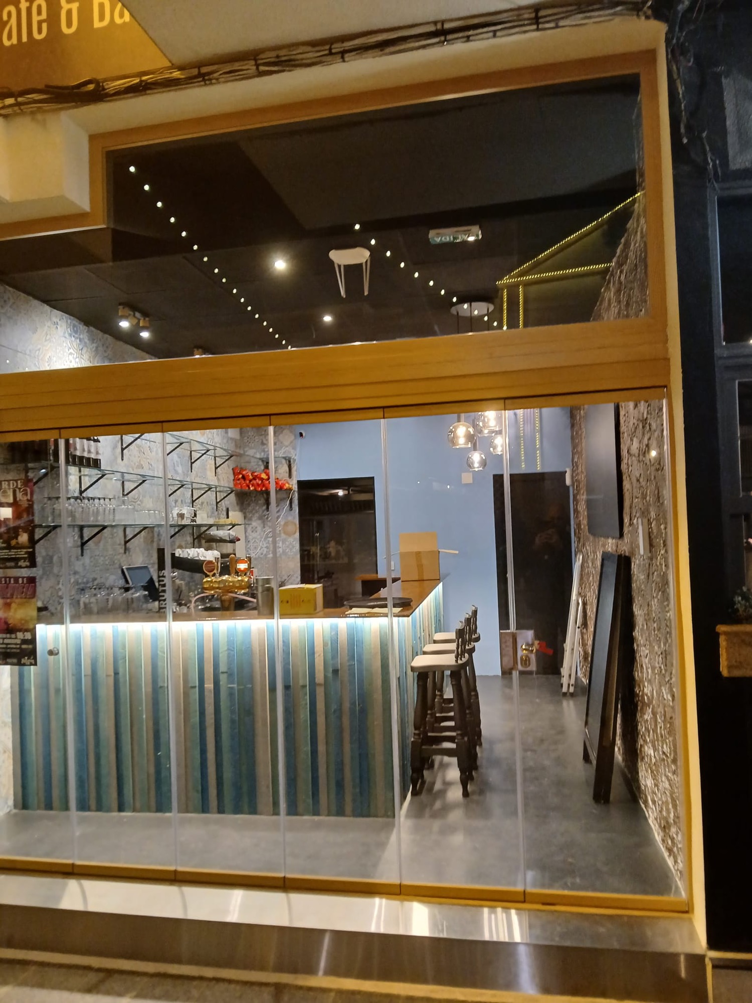 Take away aan een pleintje in Alfaz del Pi, foto 4