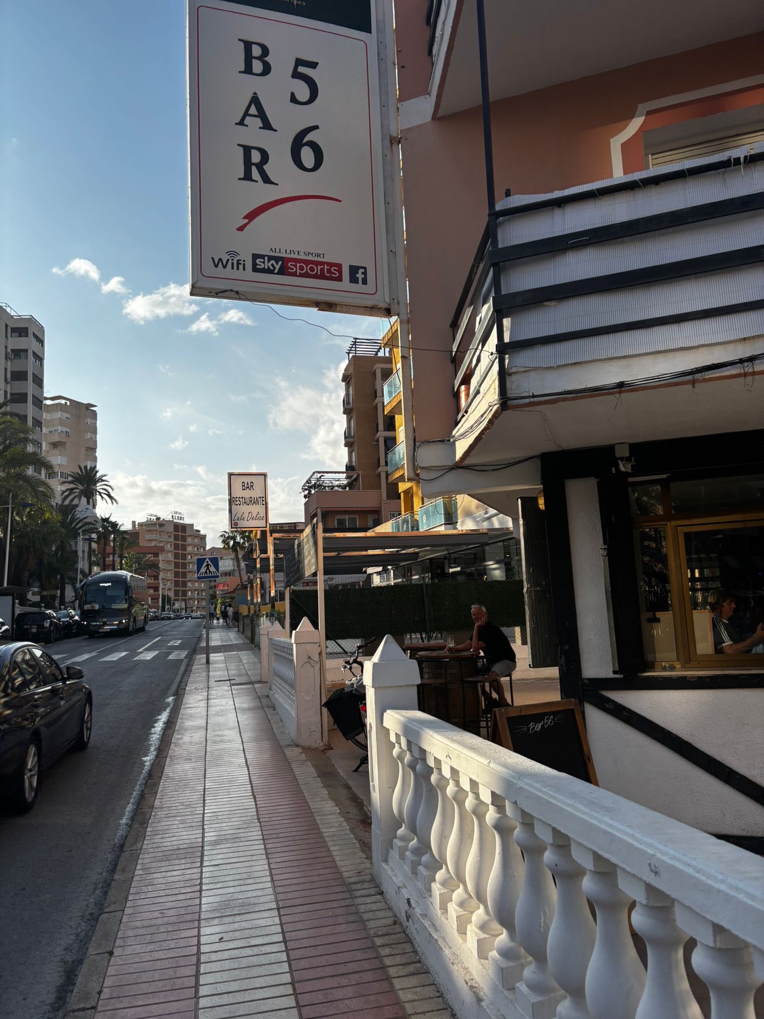 Bar 56, op een gewilde plek in de Cala van Benidorm, foto 2