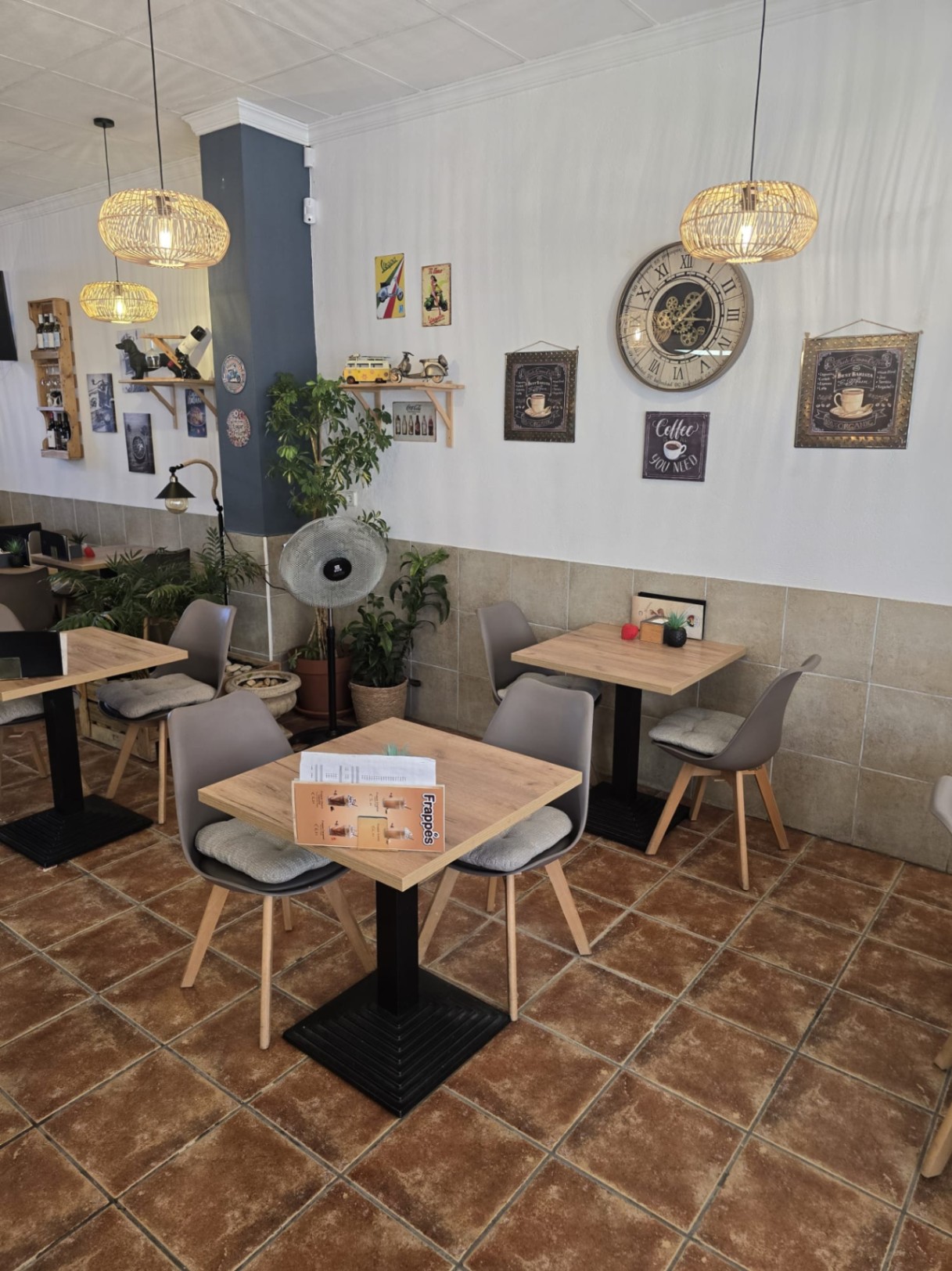 Draaiend cafe-restaurant in La Nucia, foto 4